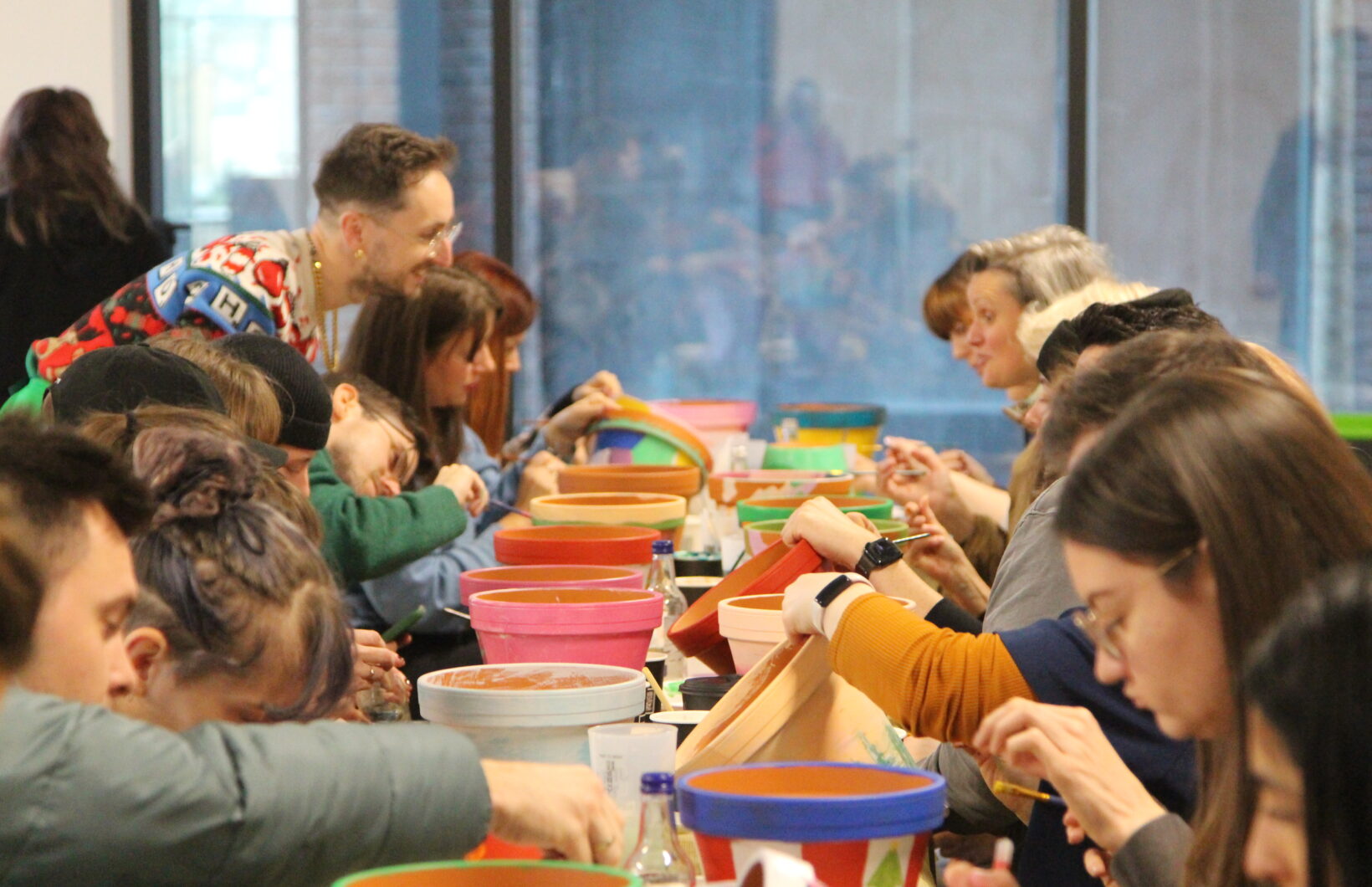 Christmas pot painting workshop for Christmas on your door stop campaign